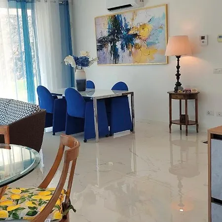 Flora - Con Piscina * Asso