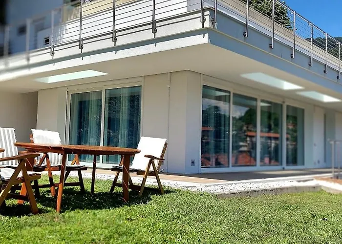 Flora - Con Piscina Asso