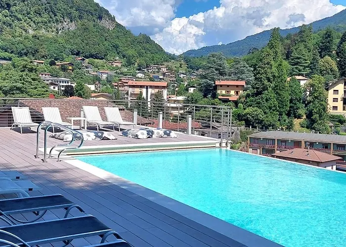 ヴィラ Flora - Con Piscina *